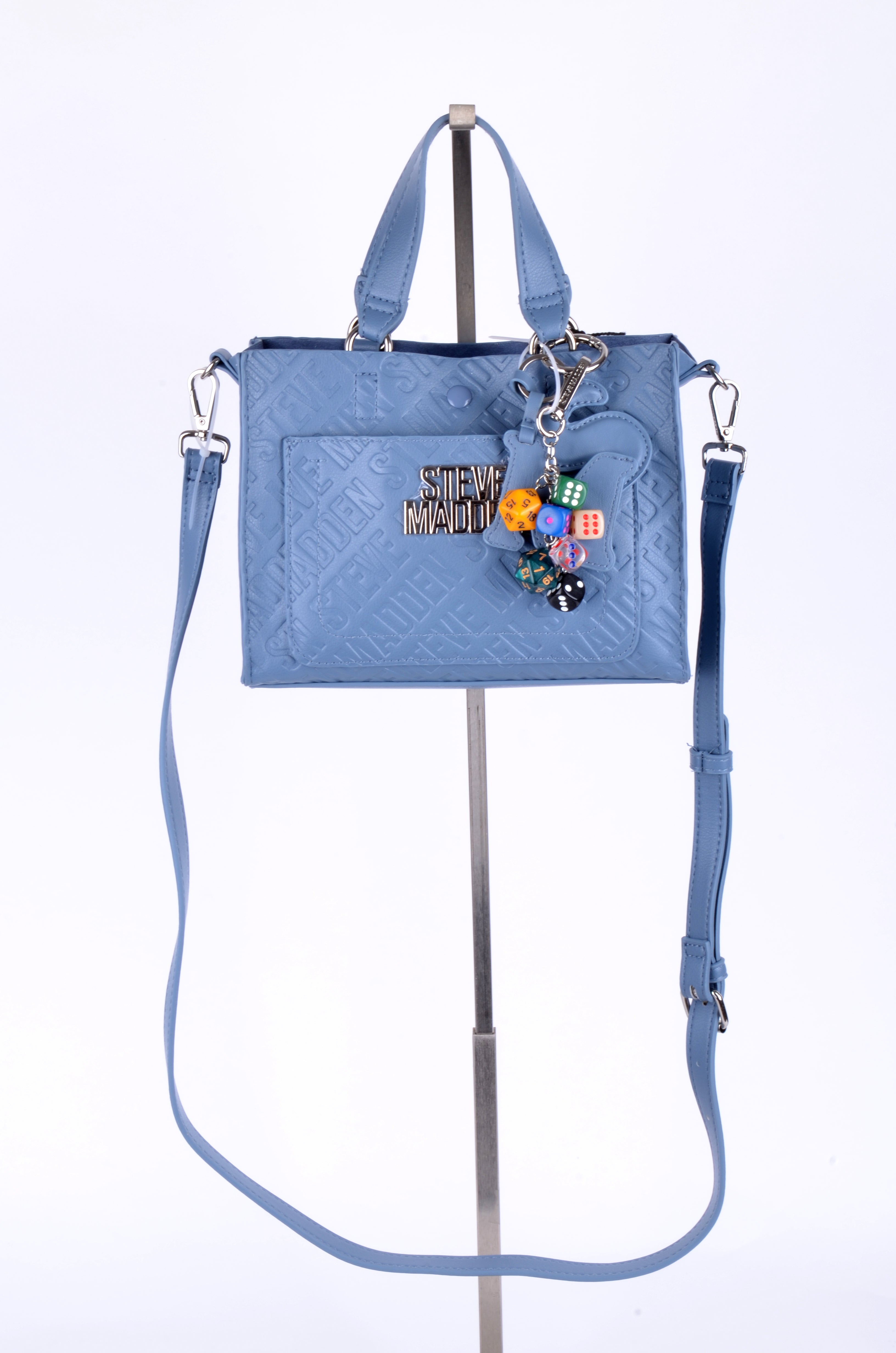 Satchel Steve Madden Azul Monograma con Charms
