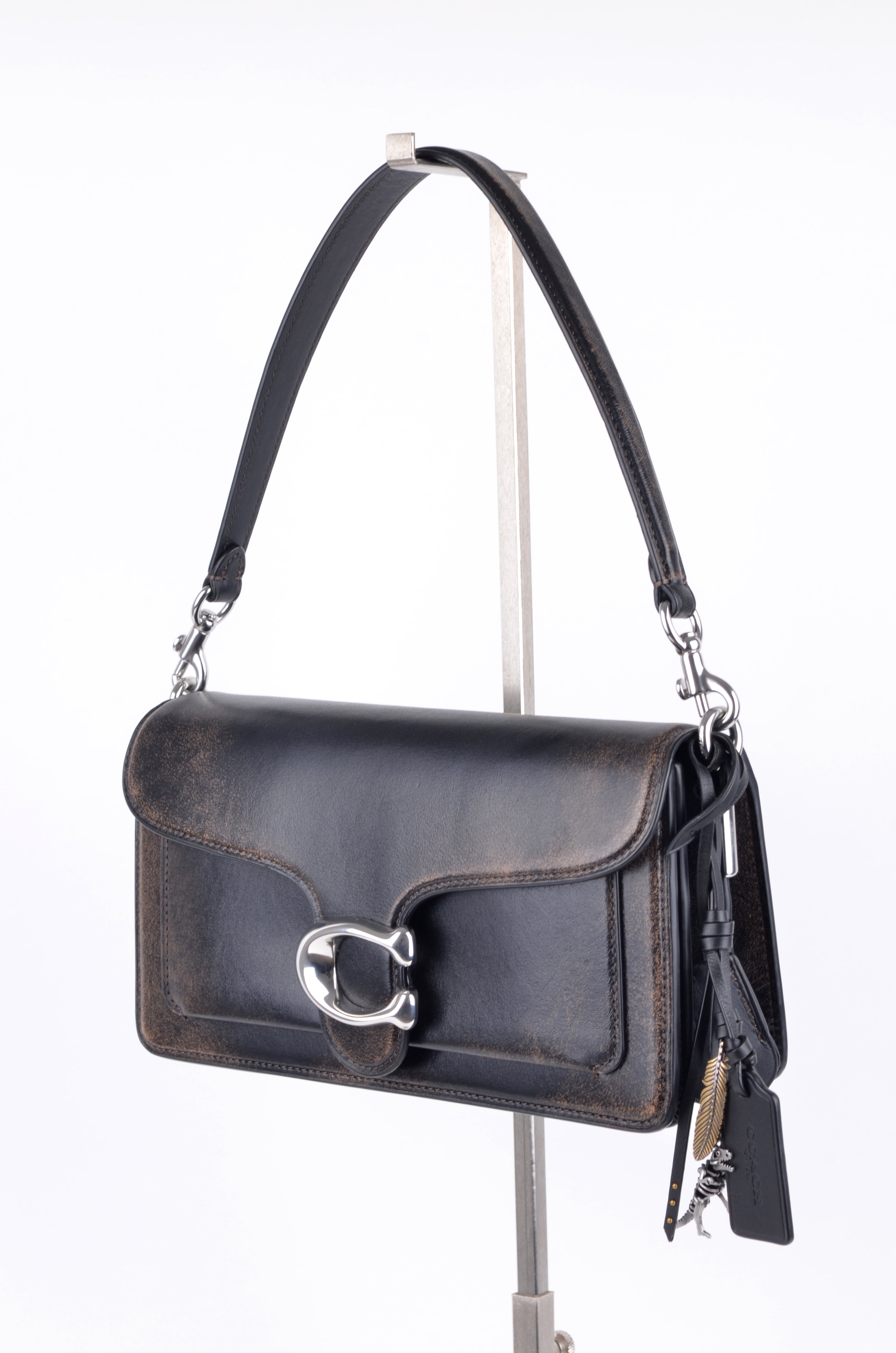 TABBY 26 LOVED LEATHER CON CHARMS