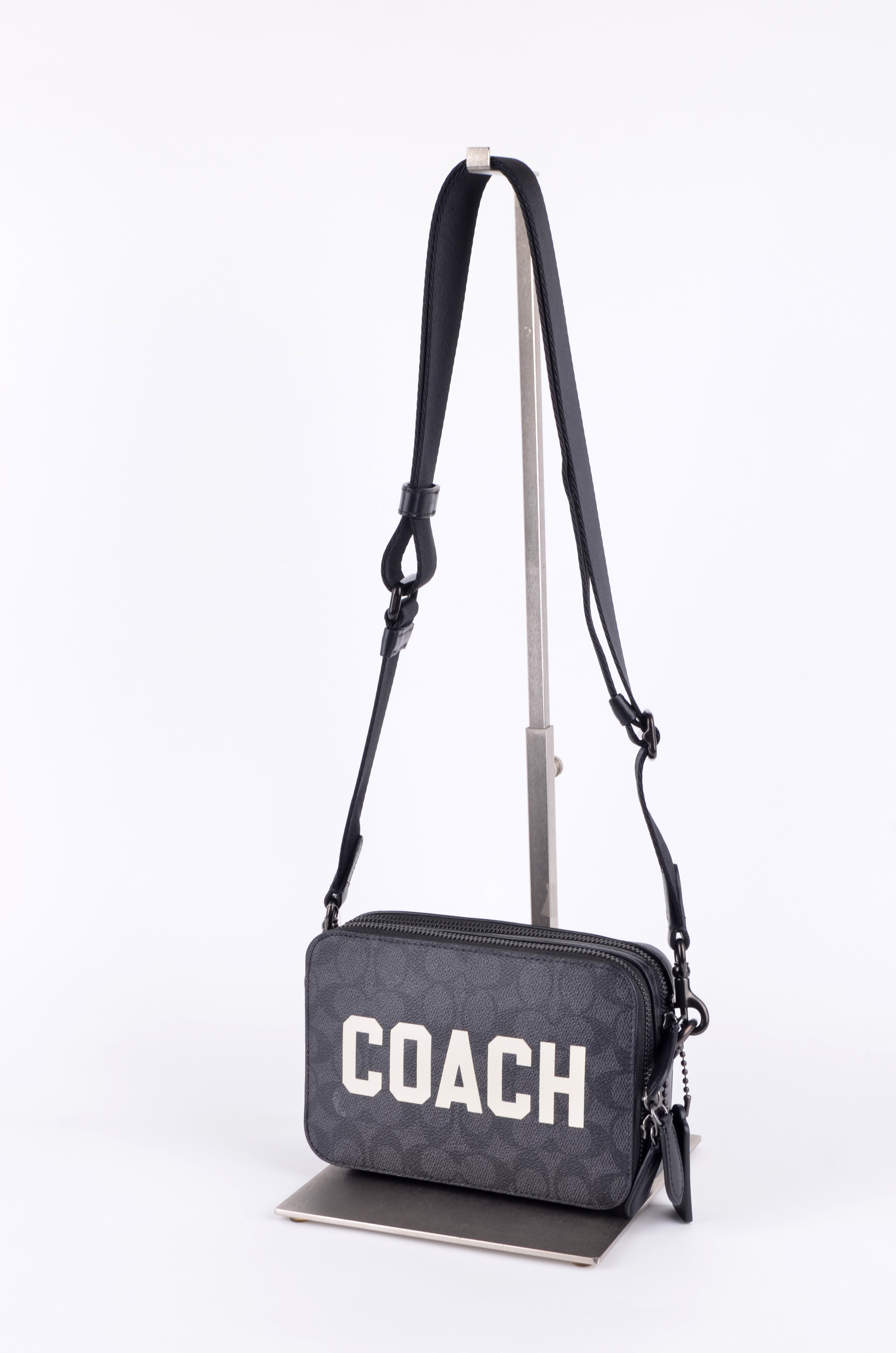 Bolsa Crossbody Coach – Monograma Signature con Logotipo Varsity