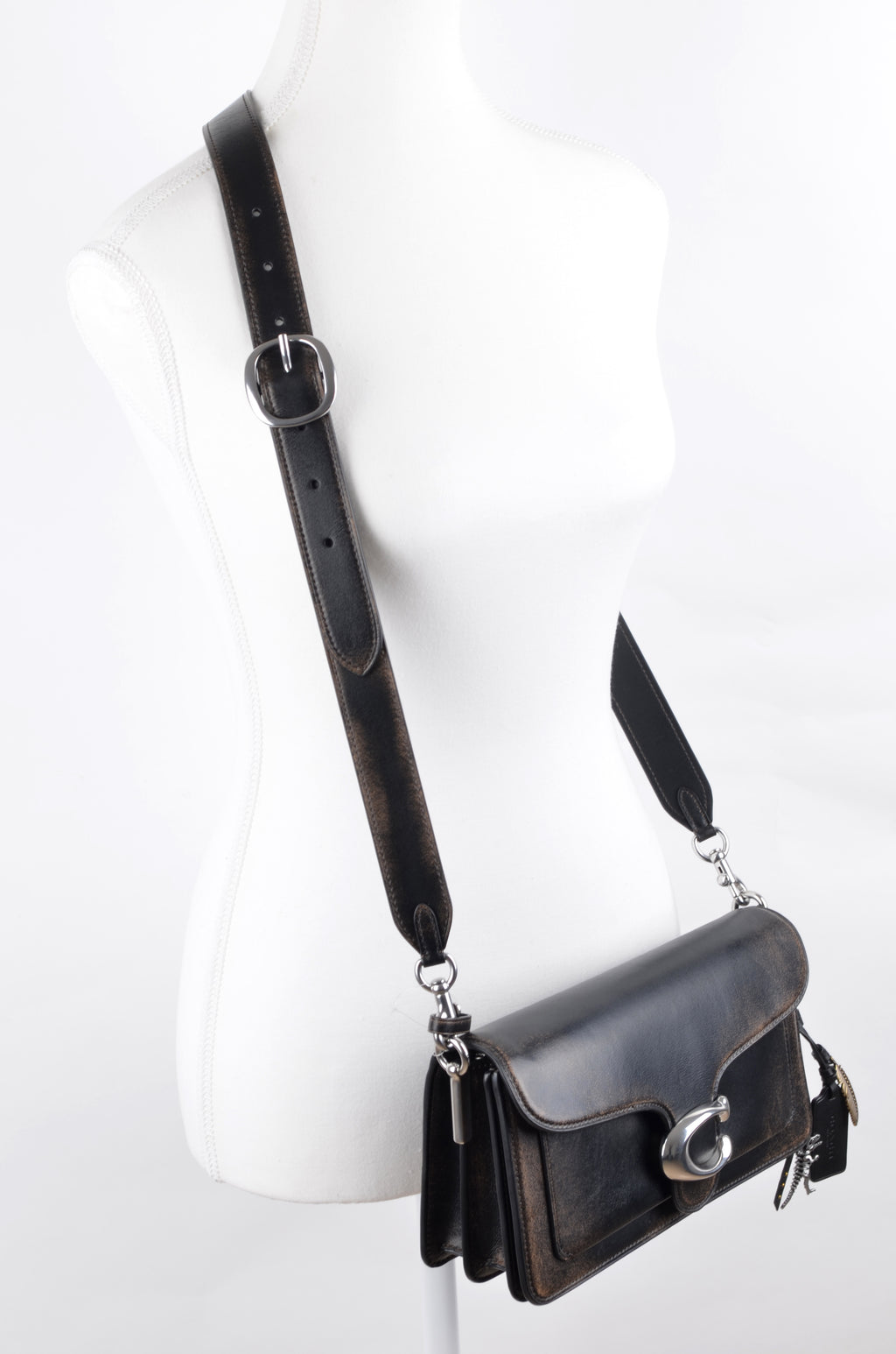 TABBY 26 LOVED LEATHER CON CHARMS