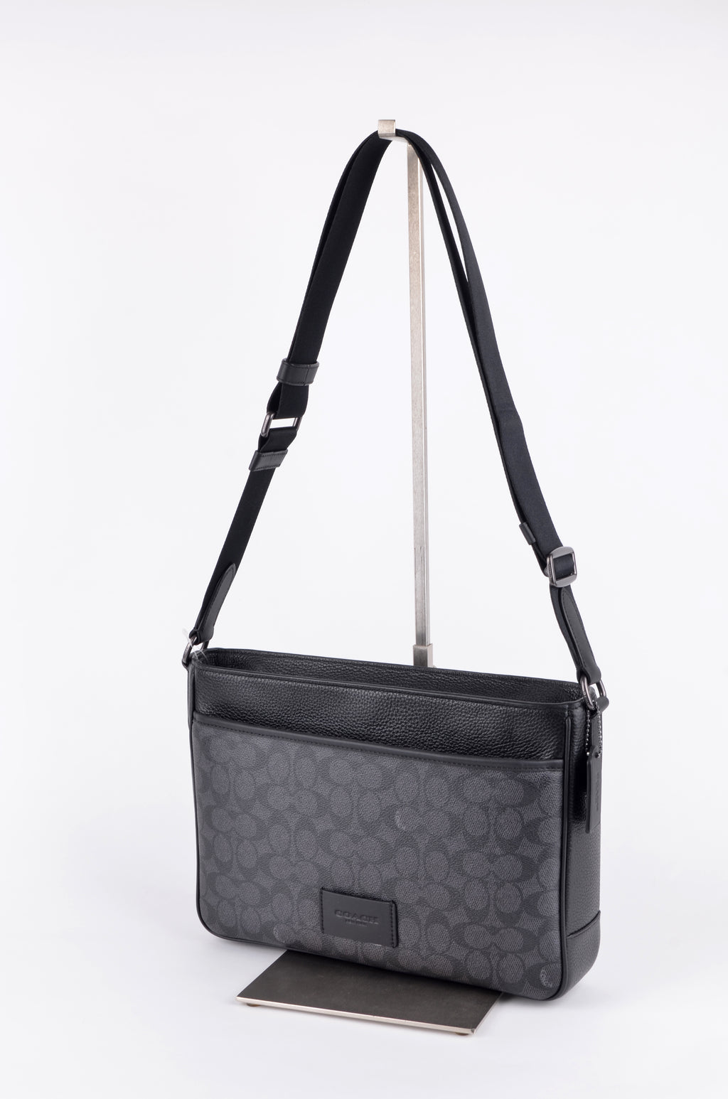 Bolsa Crossbody Coach para Hombre – Monograma Signature Carbón y Negro