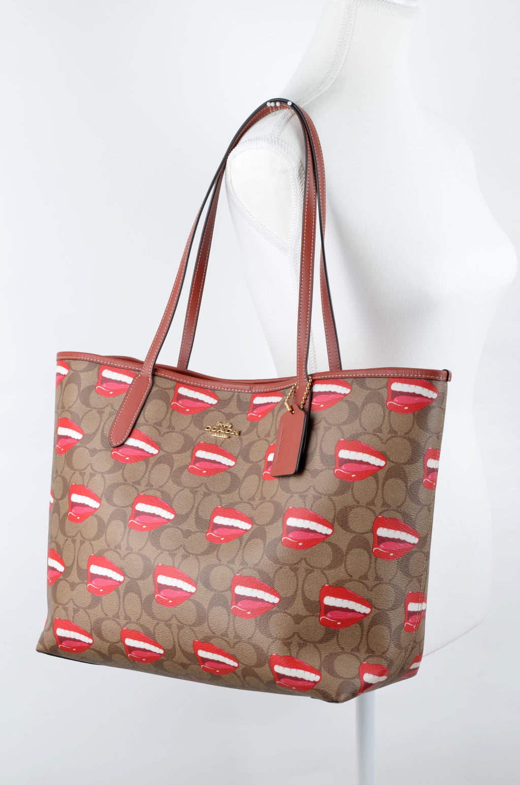 Bolsa Coach Tote Signature con Estampado de Labios