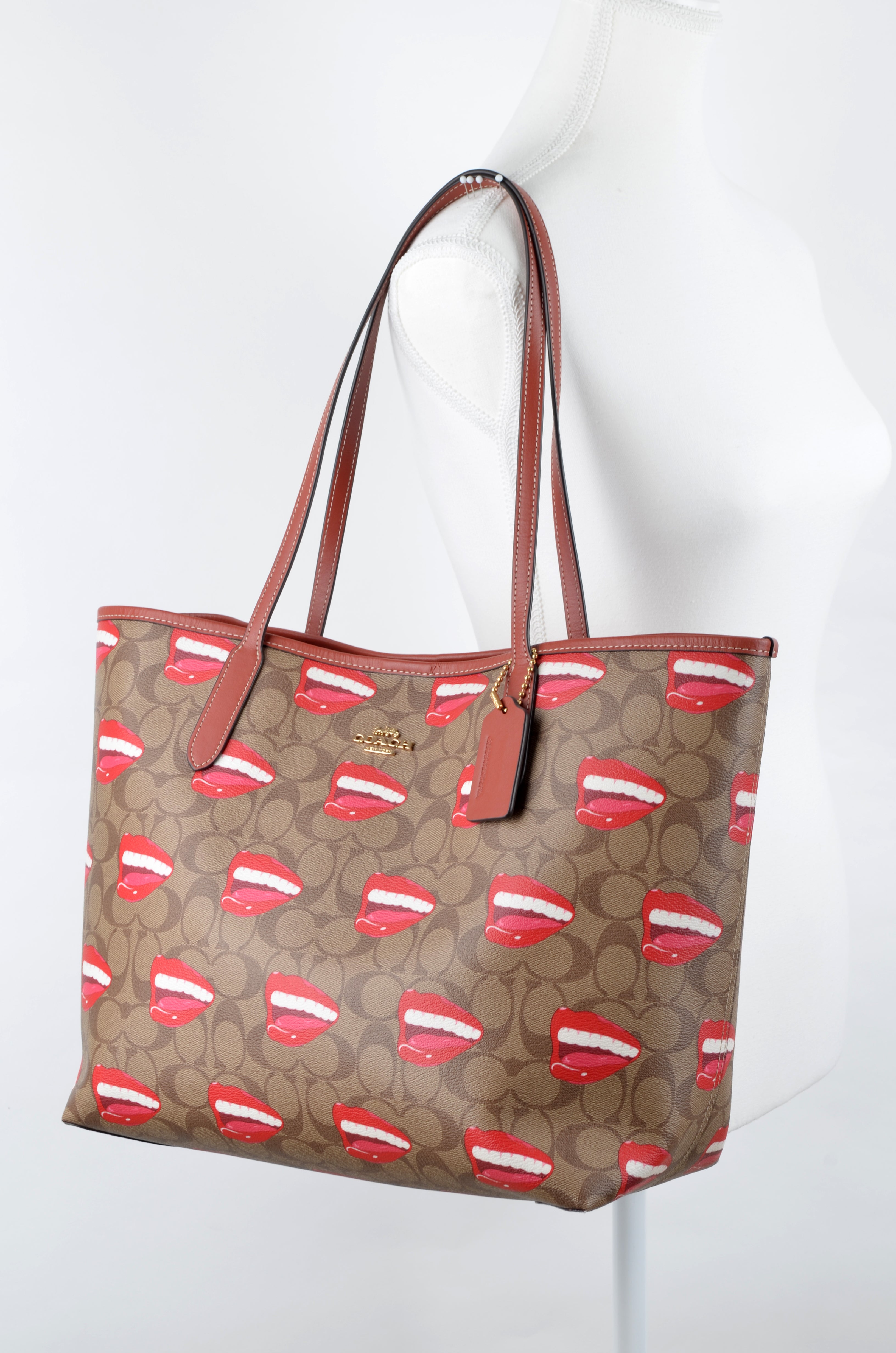 Bolsa Coach Tote Signature con Estampado de Labios