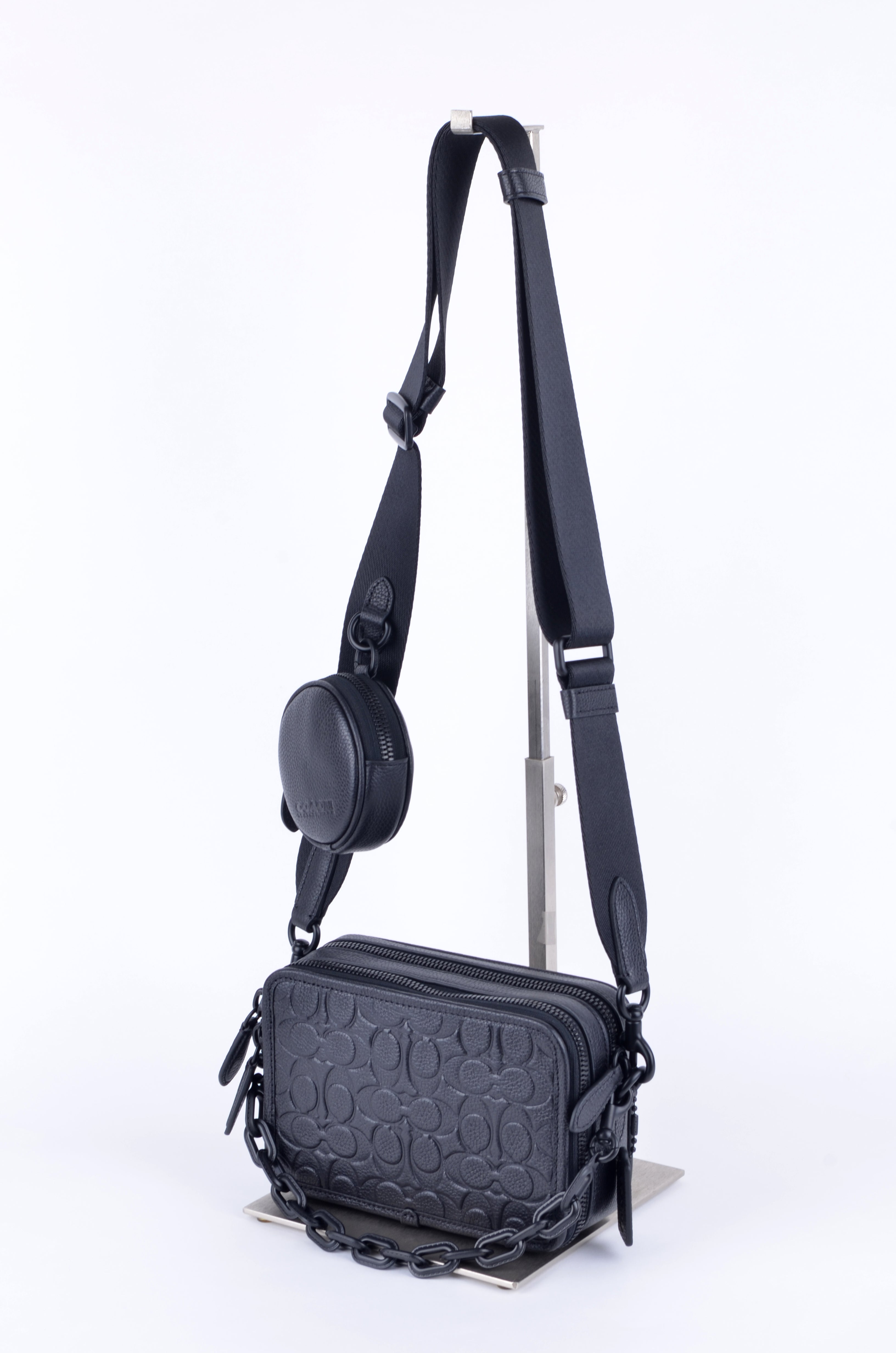 Crossbody Coach CHARTER Negra Signature con Cadena y Monedero