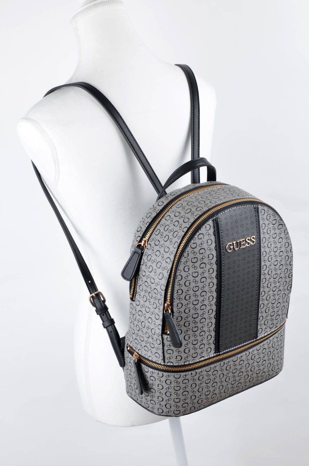 Mochila Guess Gris Monograma con Panel Central
