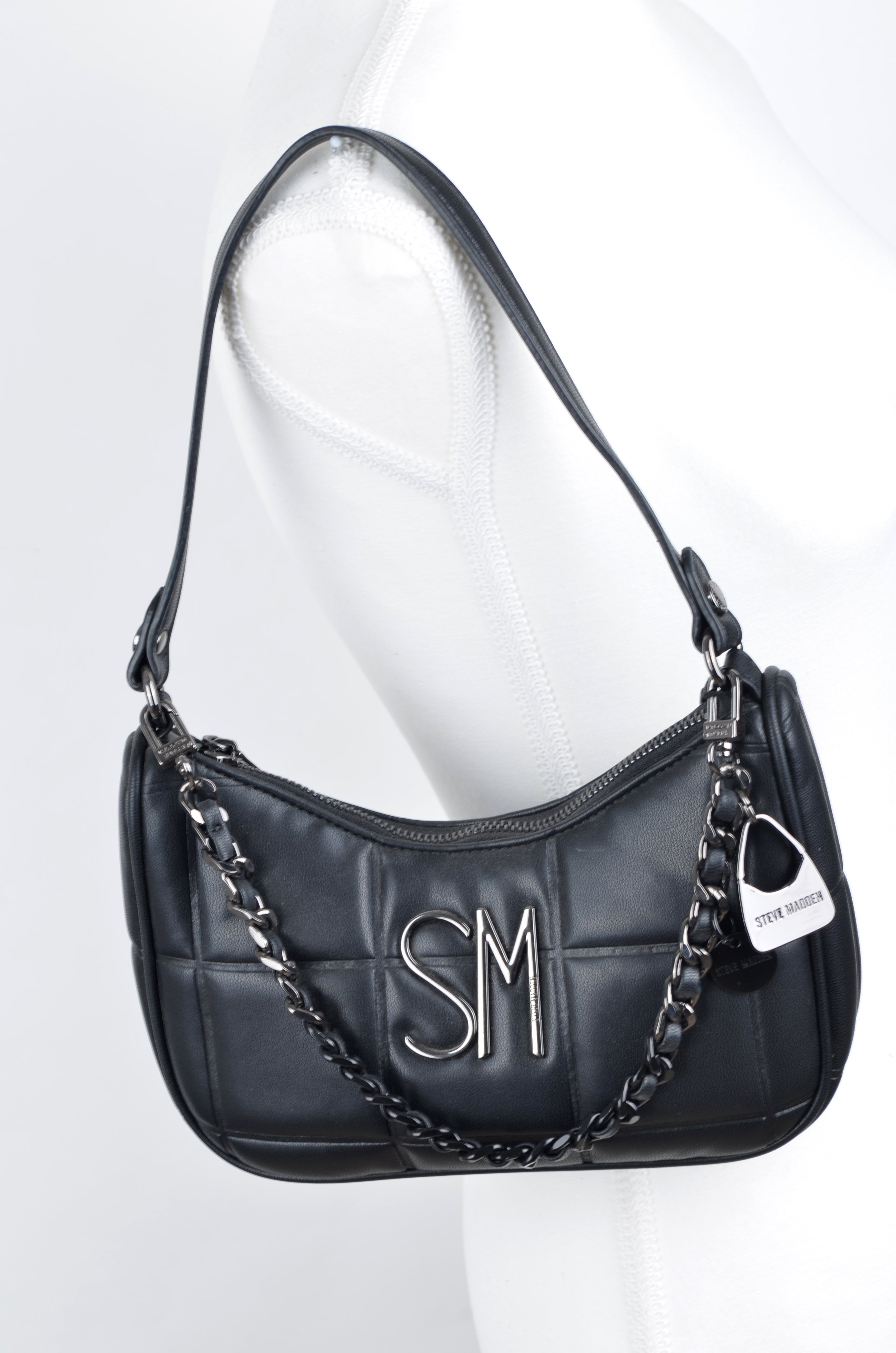 Bolsa Steve Madden de Hombro Negra con Cadena y Candado