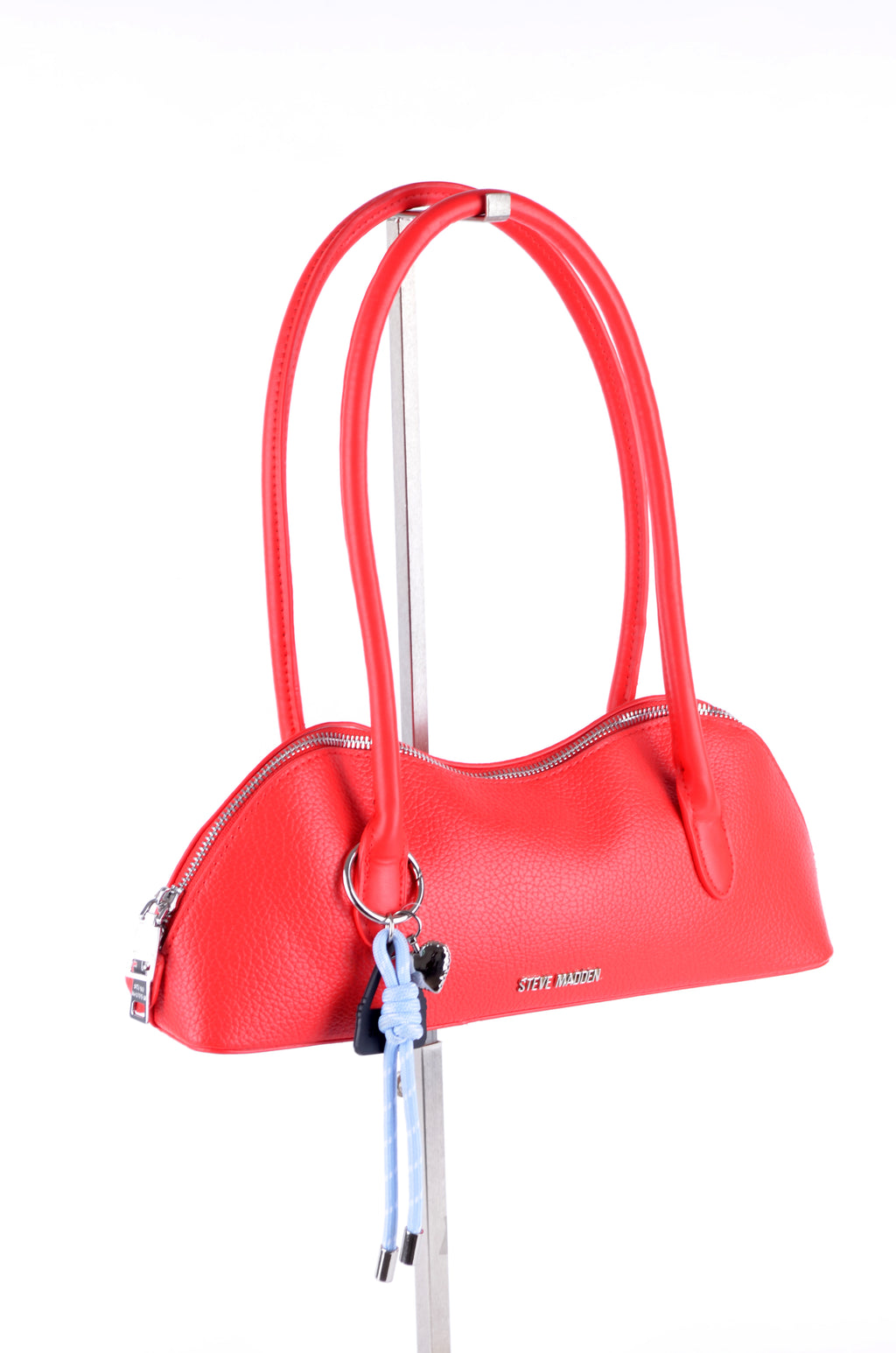 Bolsa Steve Madden de Hombro Roja Alargada con Charms