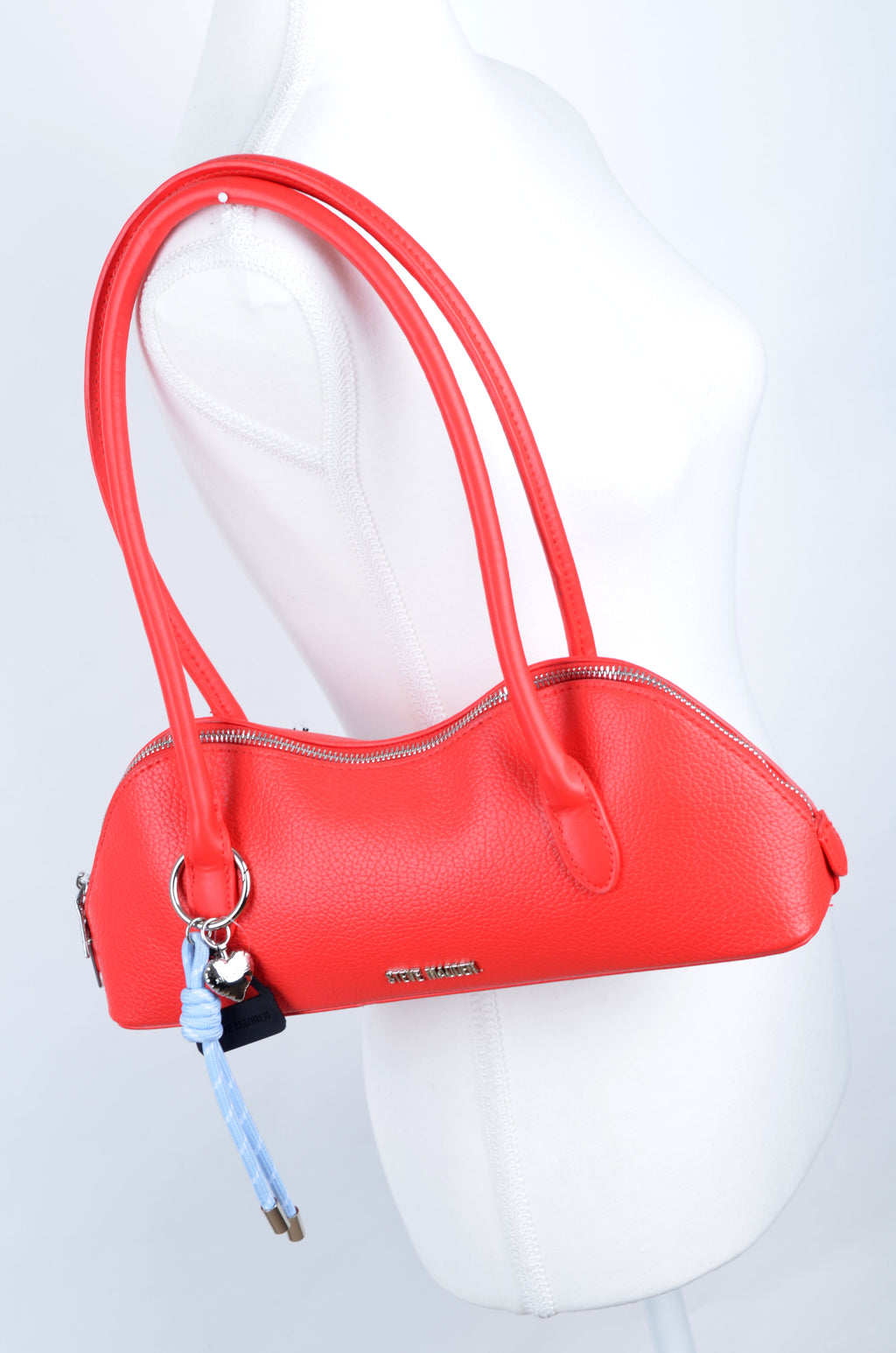 Bolsa Steve Madden de Hombro Roja Alargada con Charms