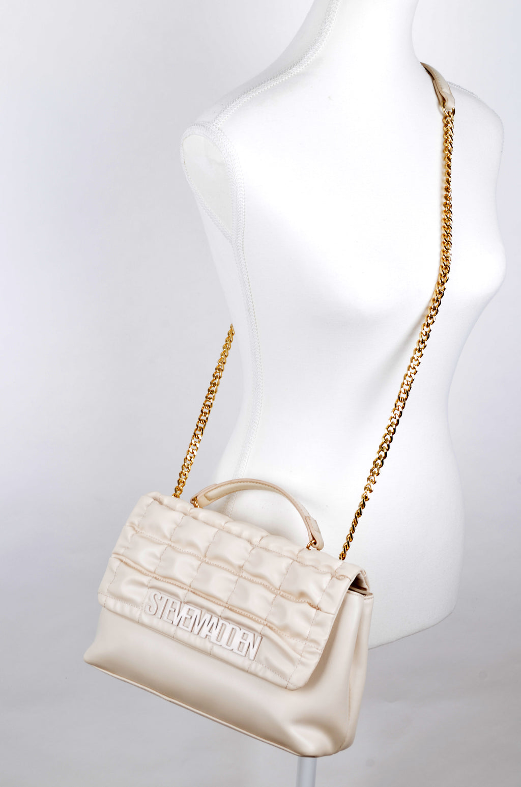 Bolsa Steve Madden Convertible Marfil Acolchada con Cadena