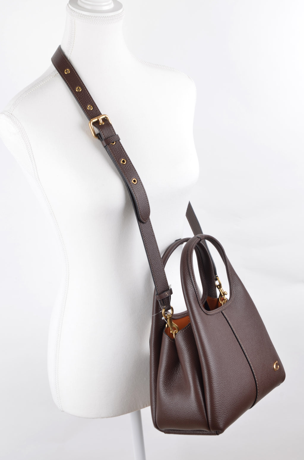 LANA 23 SHOULDER BAG
