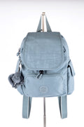 Mochila Kipling Azul Claro con Bolsillos Frontales