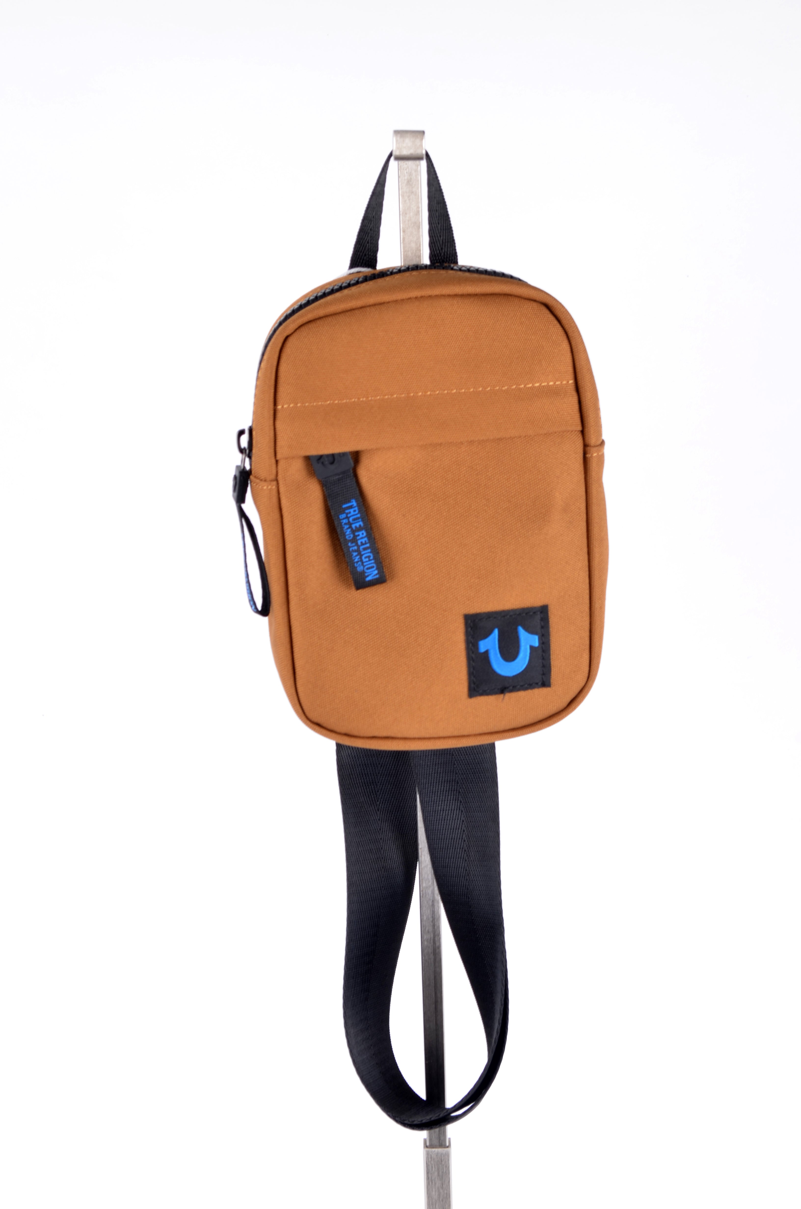 Pechera True Religion Camel con Correa Ajustable