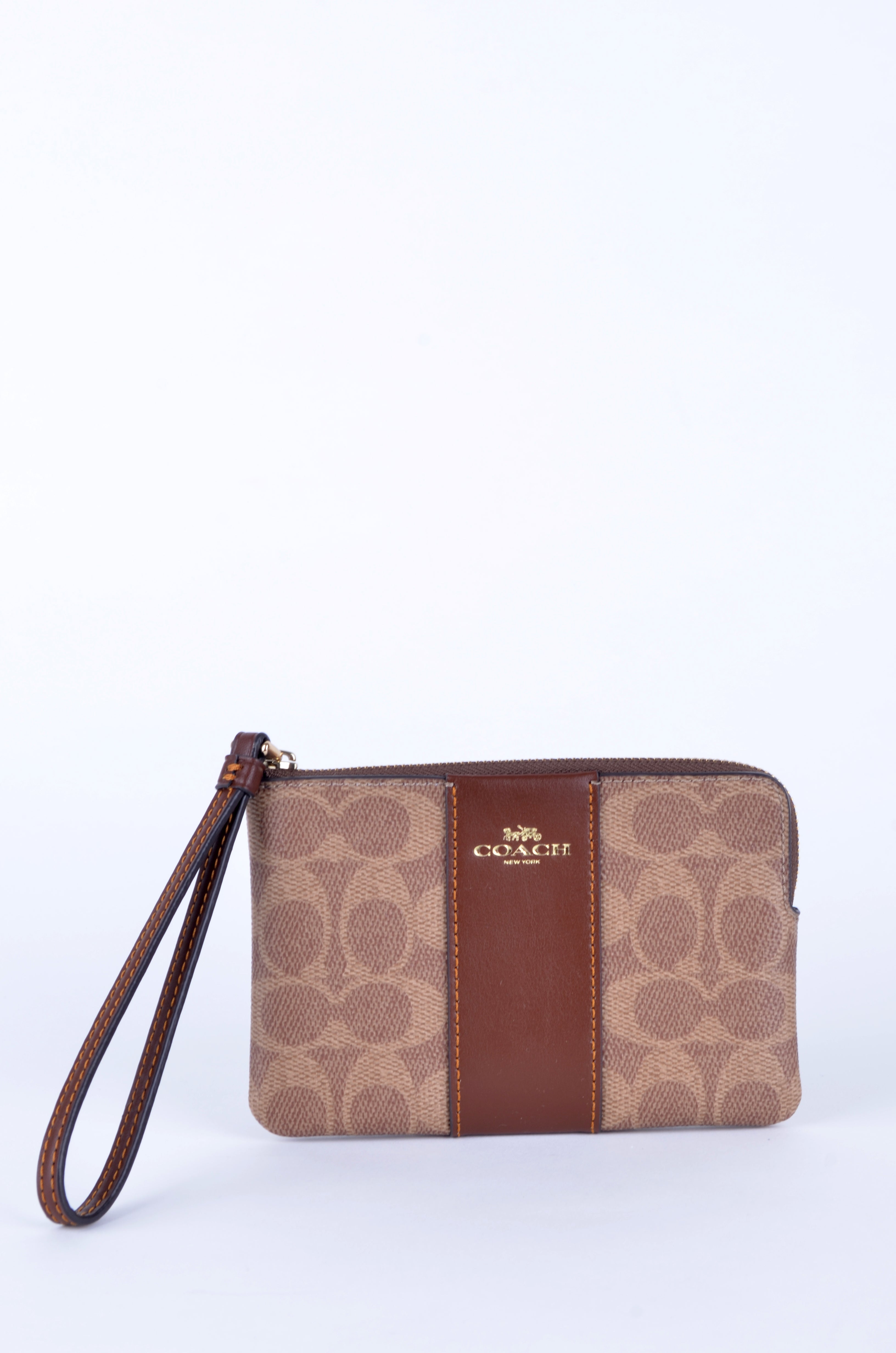 Muñequera Coach Signature Café con Franja Central