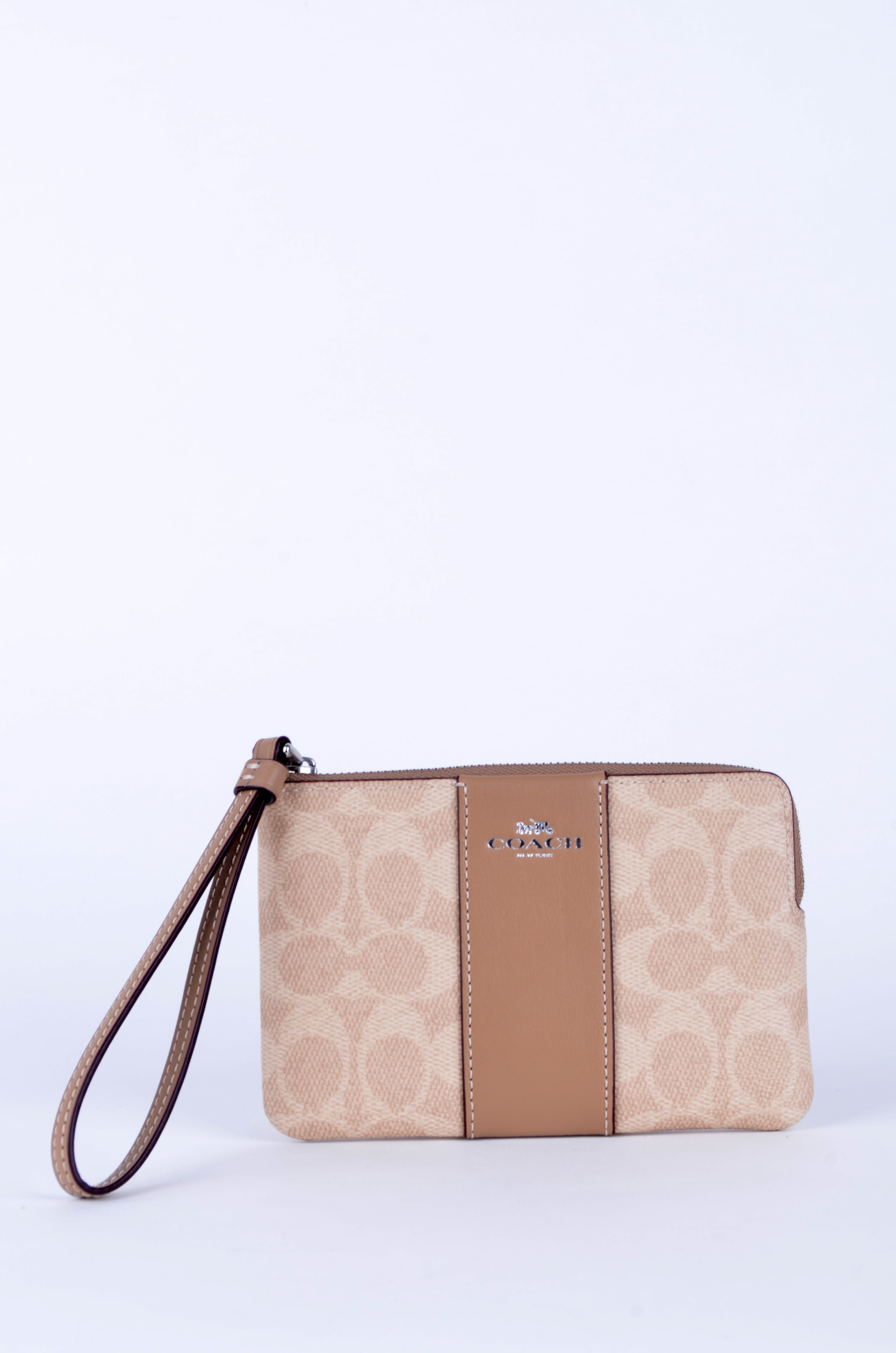 Muñequera Coach Signature Beige con Franja Central