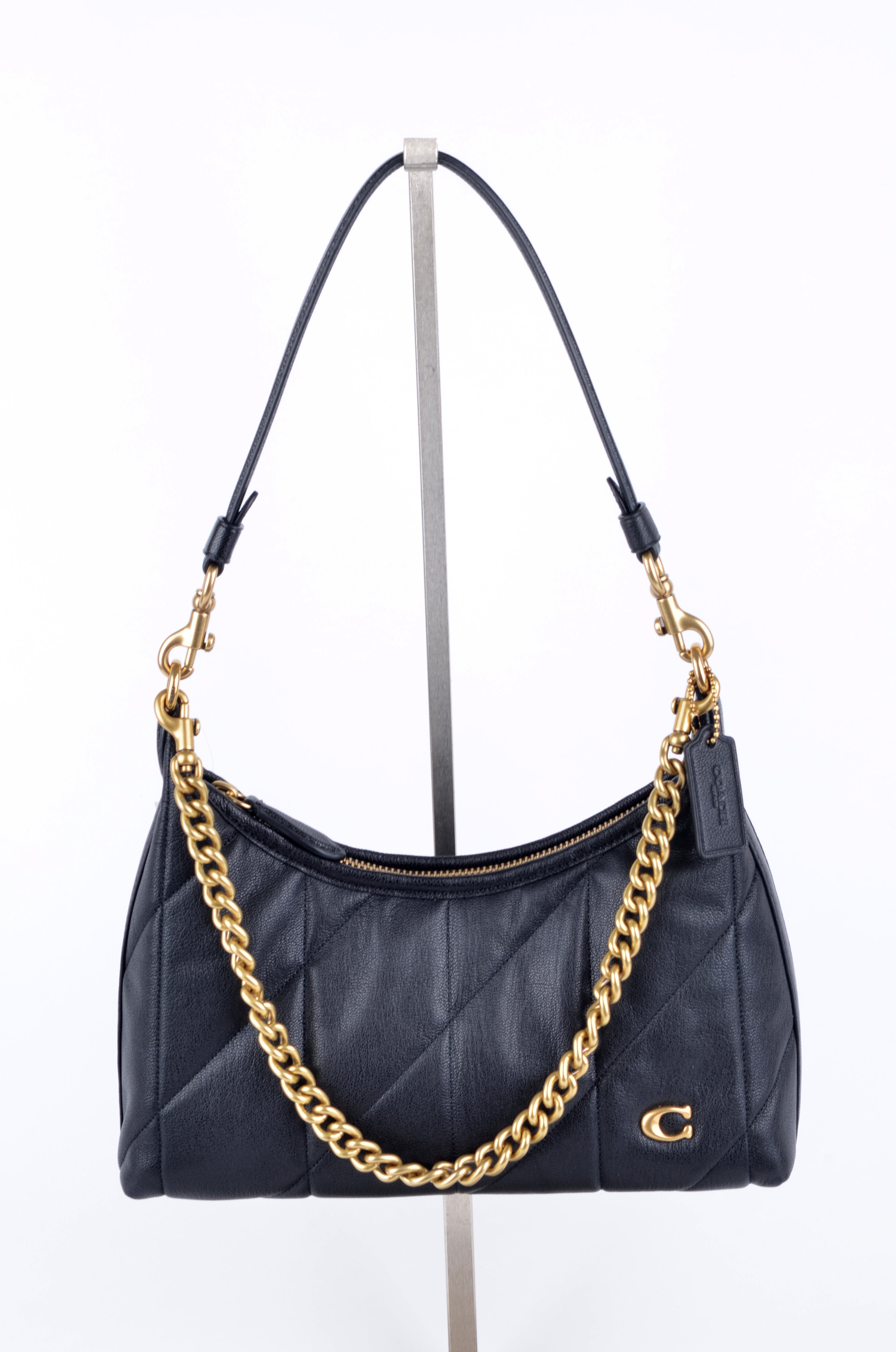 Bolsa de Hombro Coach en Piel Acolchada – Estilo Cary / Baguette