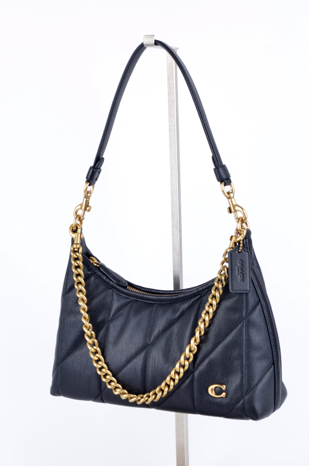 Bolsa de Hombro Coach en Piel Acolchada – Estilo Cary / Baguette