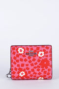 Cartera Coach Compacta Roja con Estampado Floral