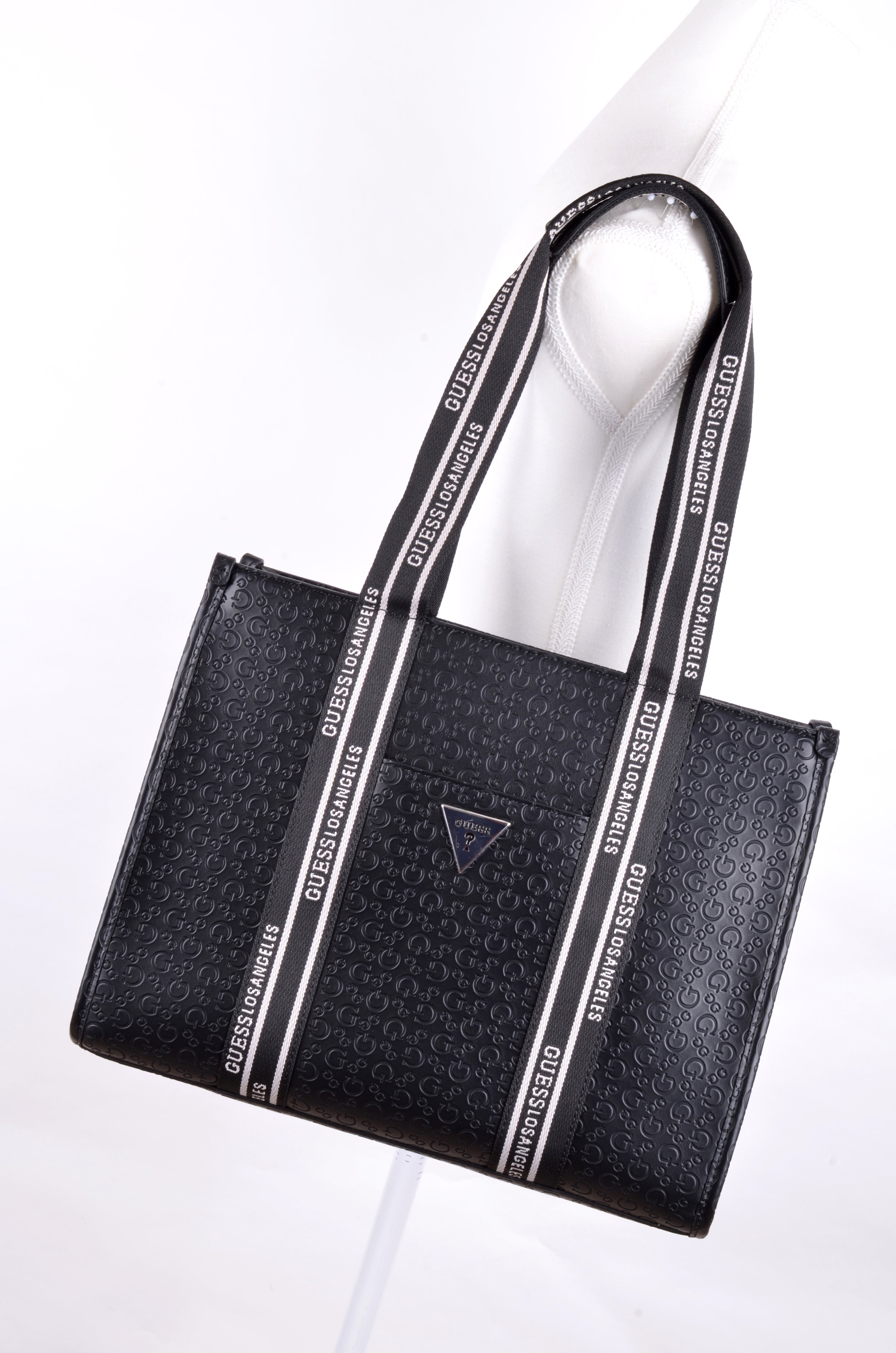 Tote Guess Negra Monograma en Relieve