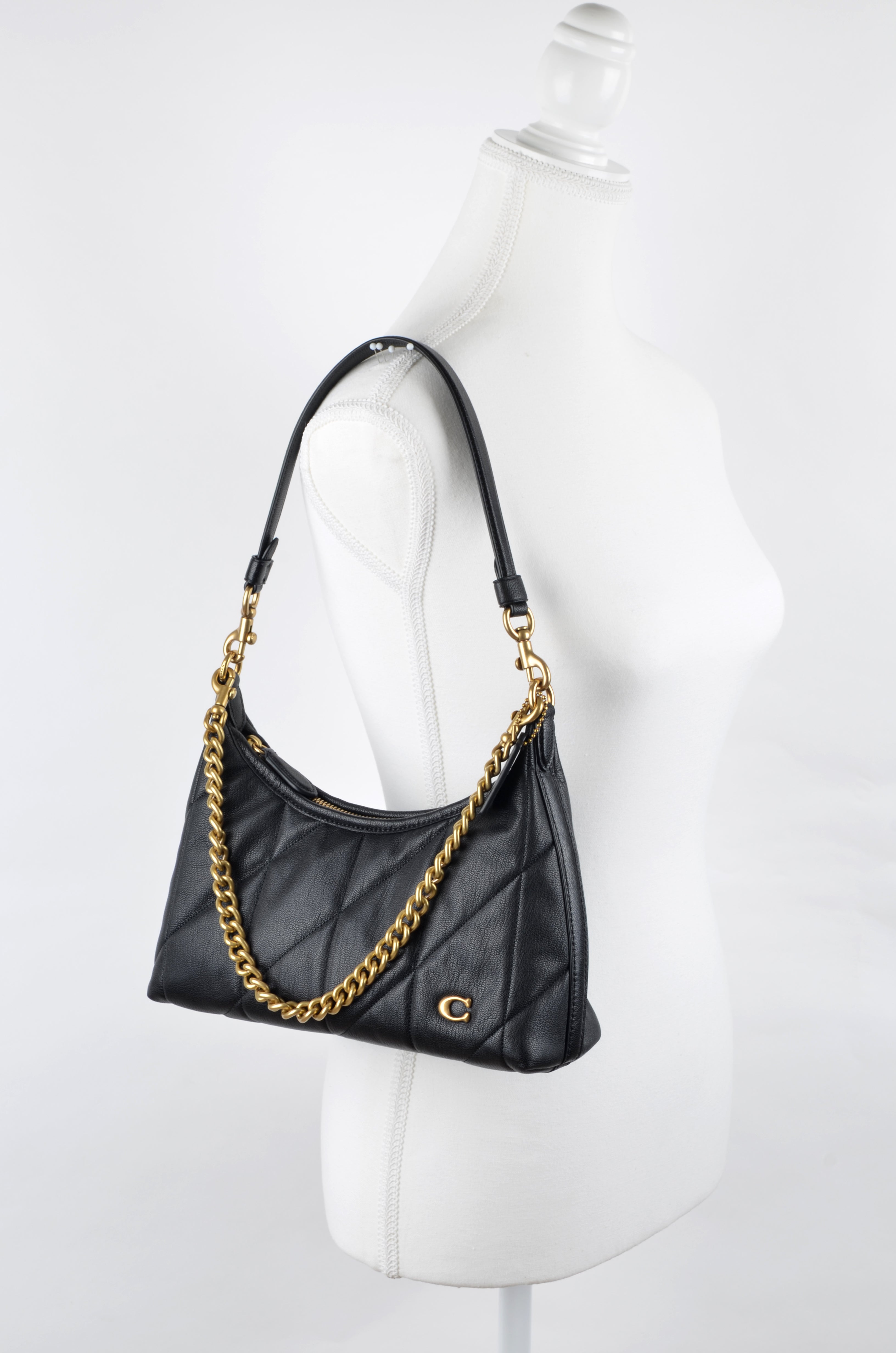 Bolsa de Hombro Coach en Piel Acolchada – Estilo Cary / Baguette