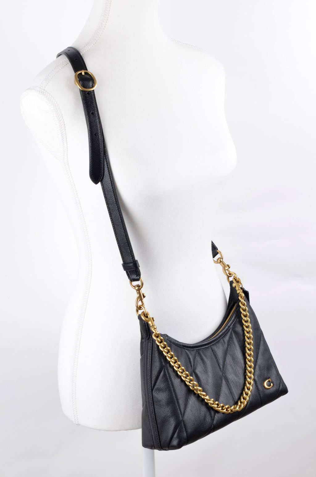 Bolsa de Hombro Coach en Piel Acolchada – Estilo Cary / Baguette