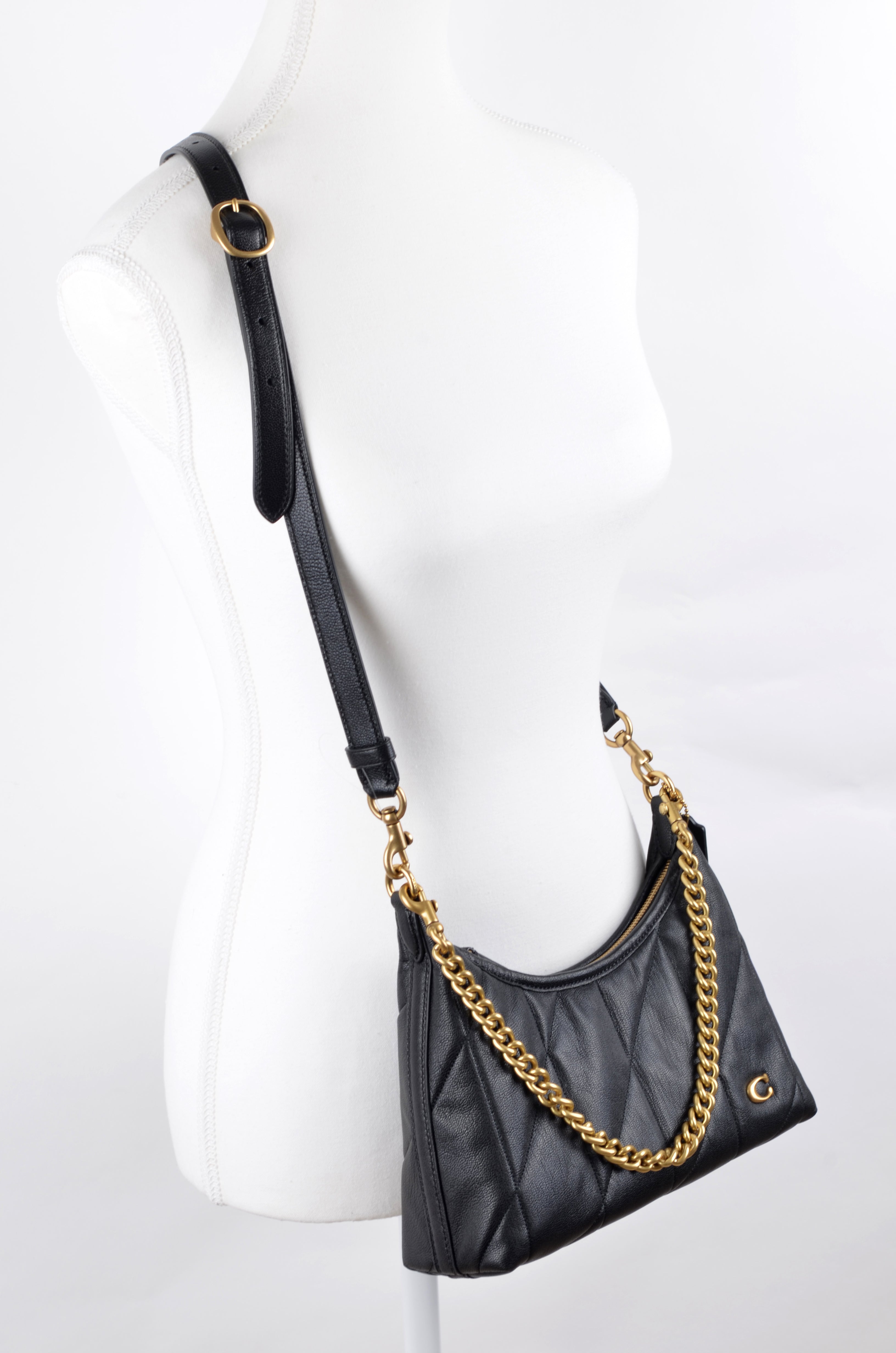 Bolsa de Hombro Coach en Piel Acolchada – Estilo Cary / Baguette