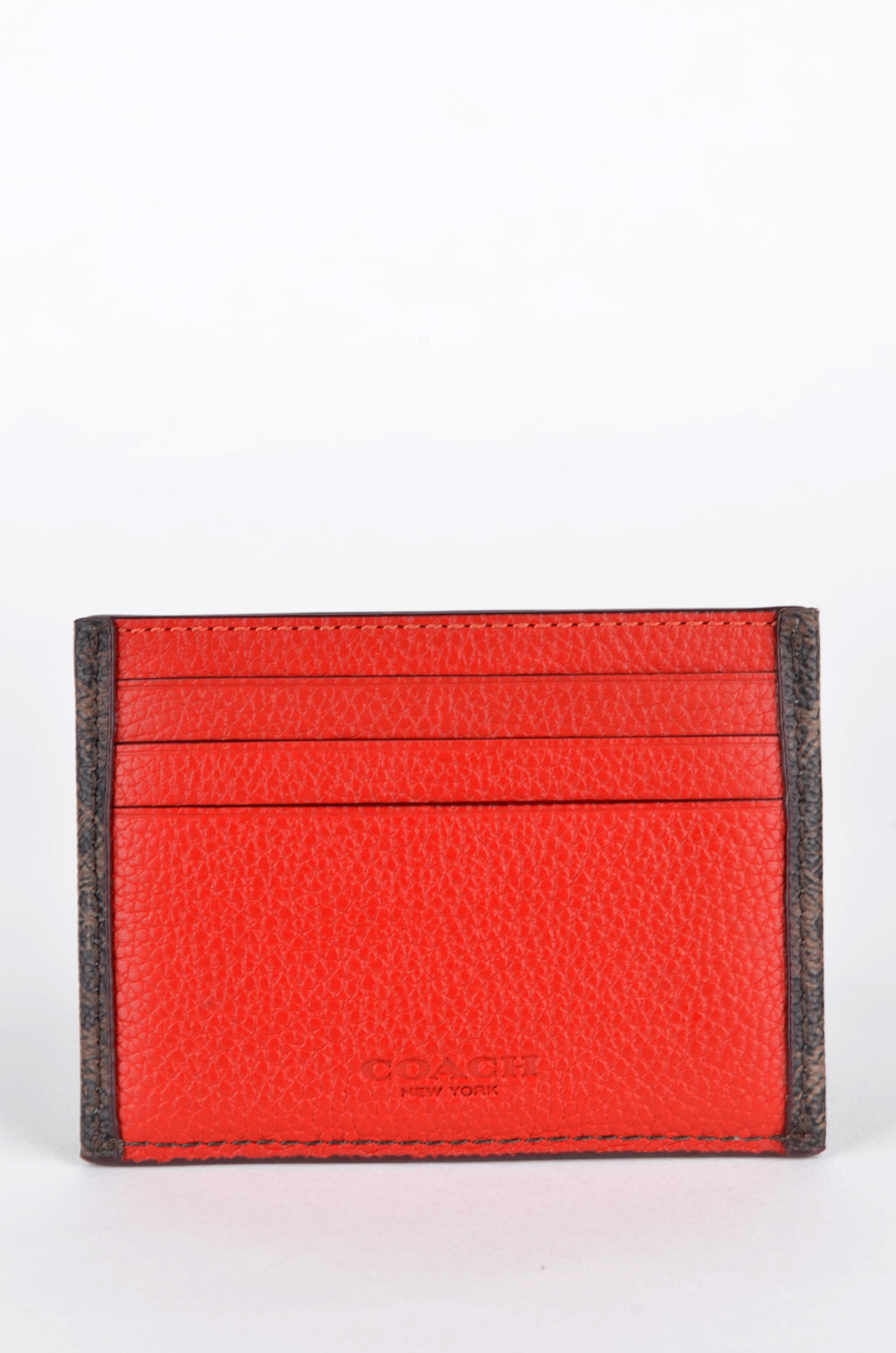 Tarjetero Coach Café con Estampado y Detalles Rojos