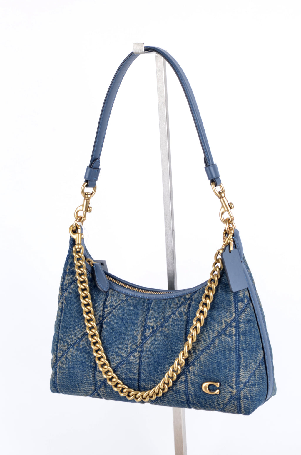 Bolsa de Hombro Coach en Mezclilla Acolchada – Estilo Cary / Baguette