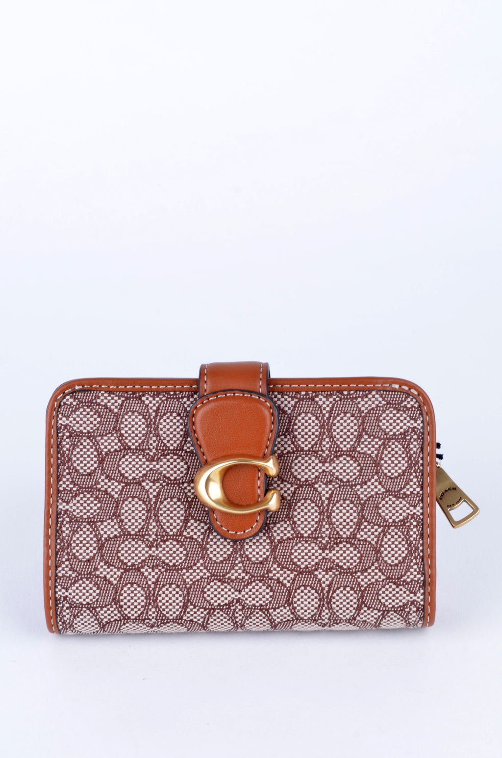 Cartera Coach Compacta Signature Rosa con Hebilla