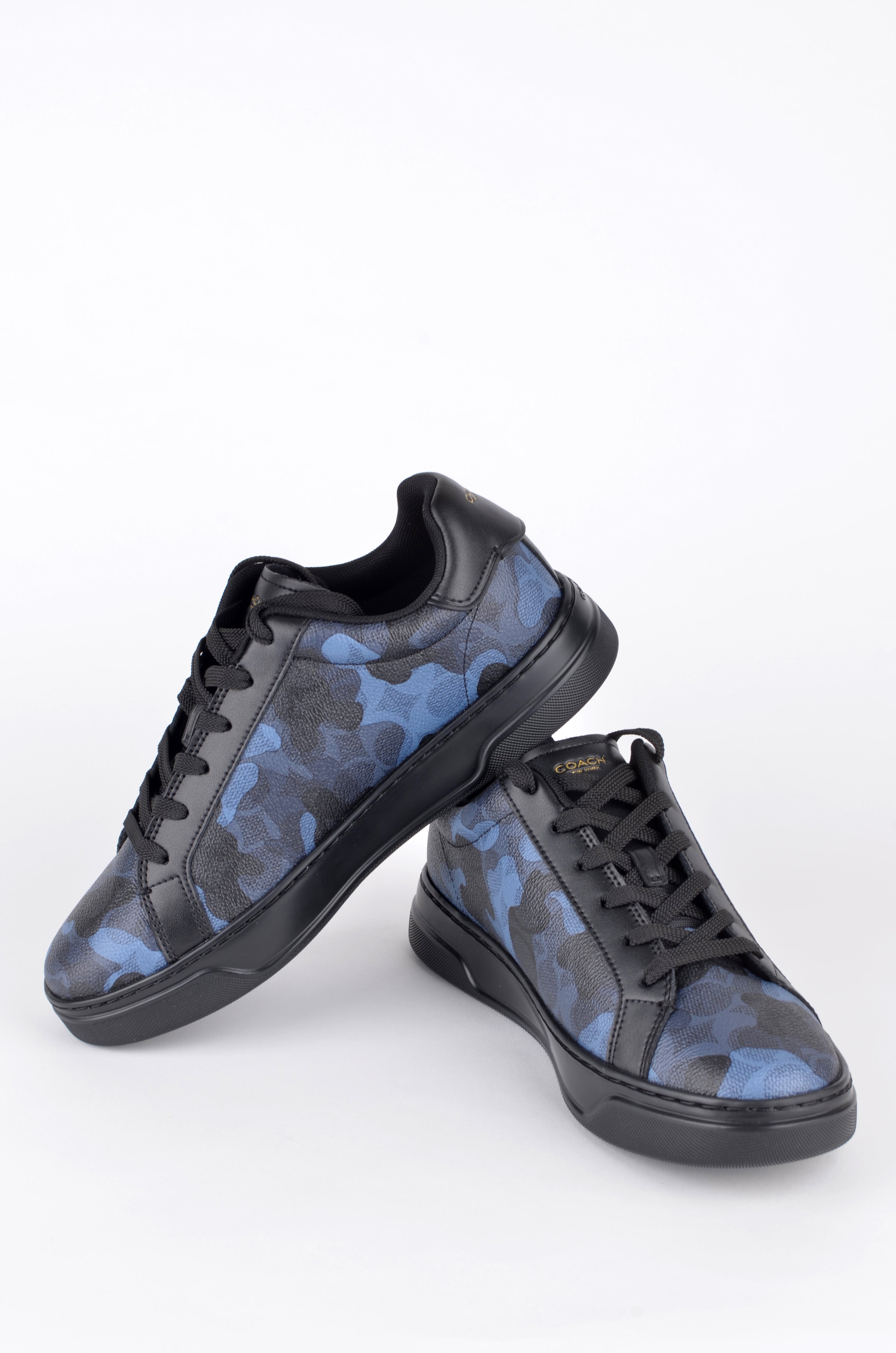 Tenis Coach Negros con Estampado Camuflaje Azul