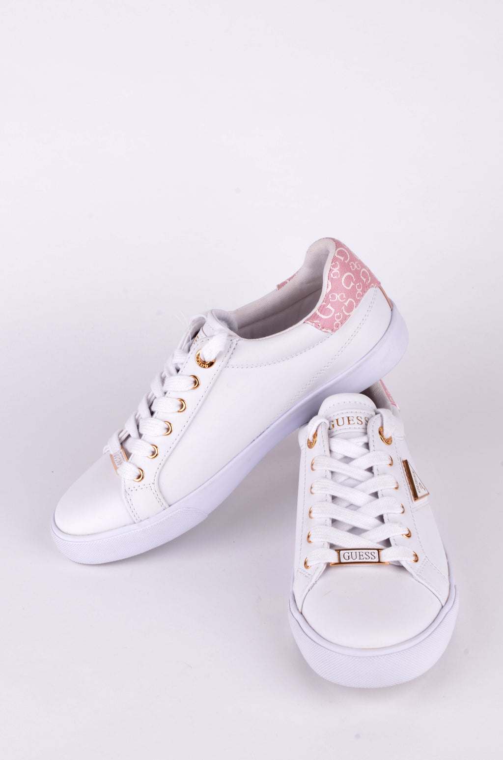 Tenis Guess Blancos con Talón Rosa