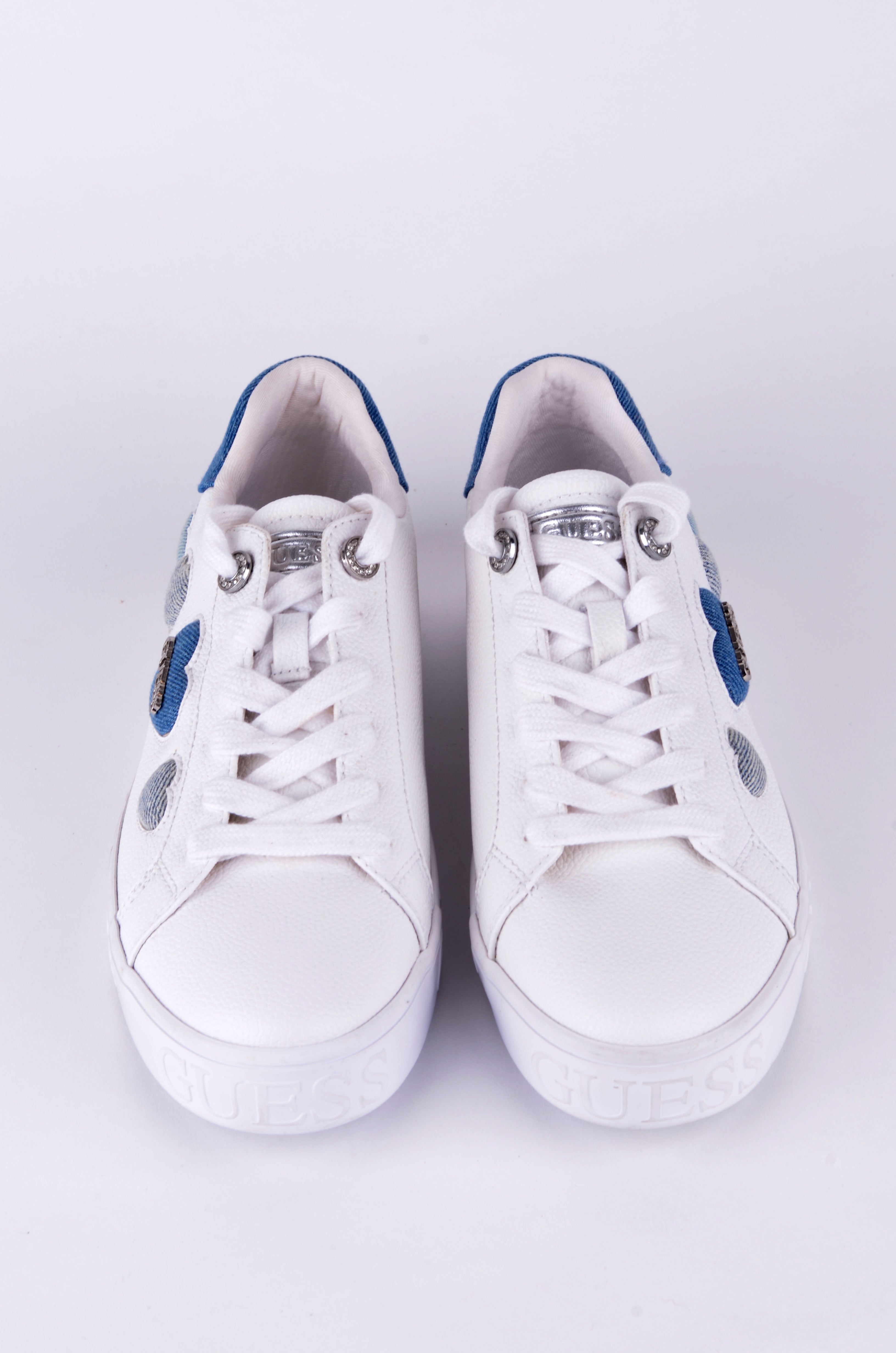 Tenis Guess Blancos con Parches Azules