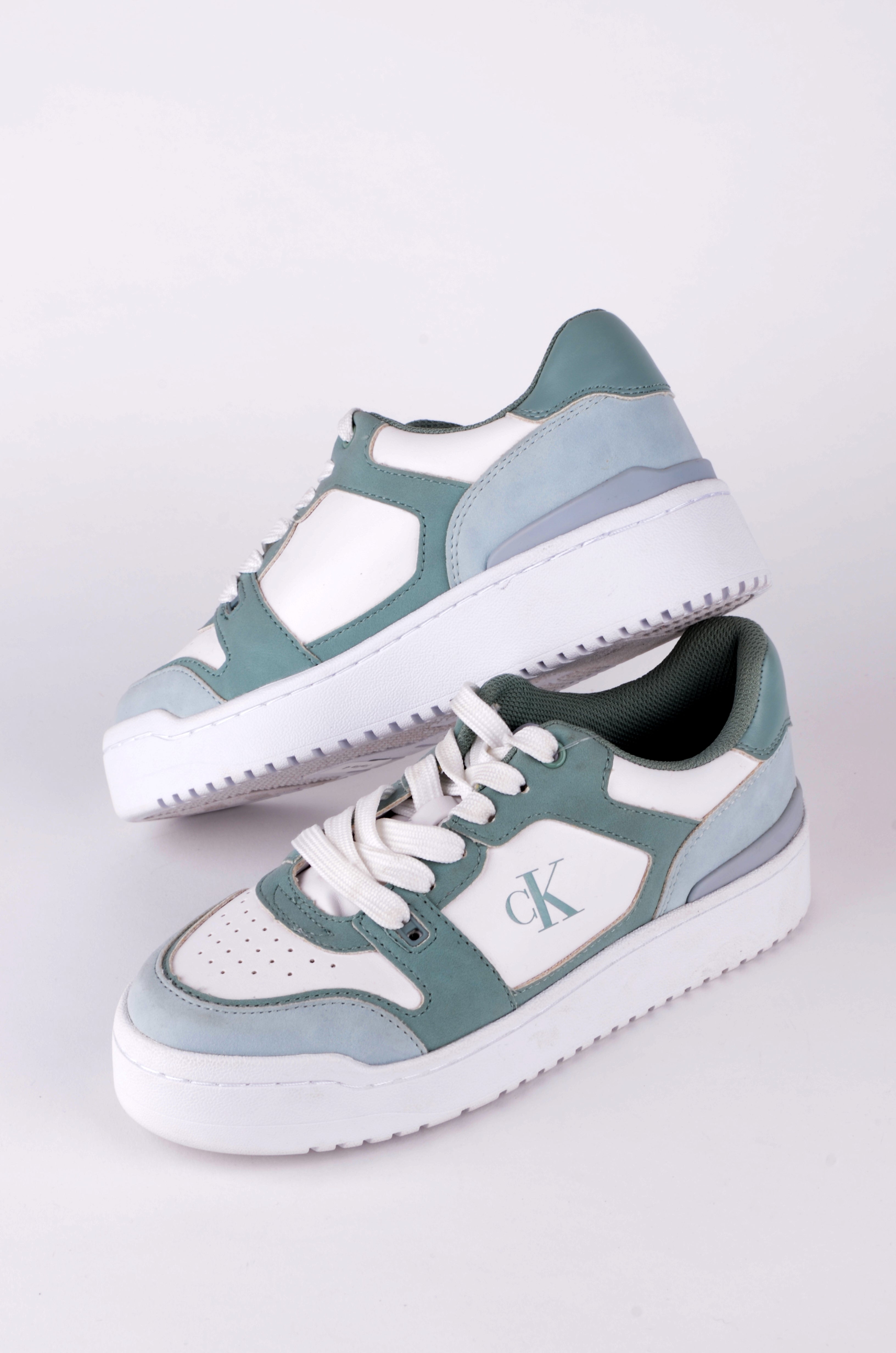 Tenis Calvin Klein Blancos y Verde Menta