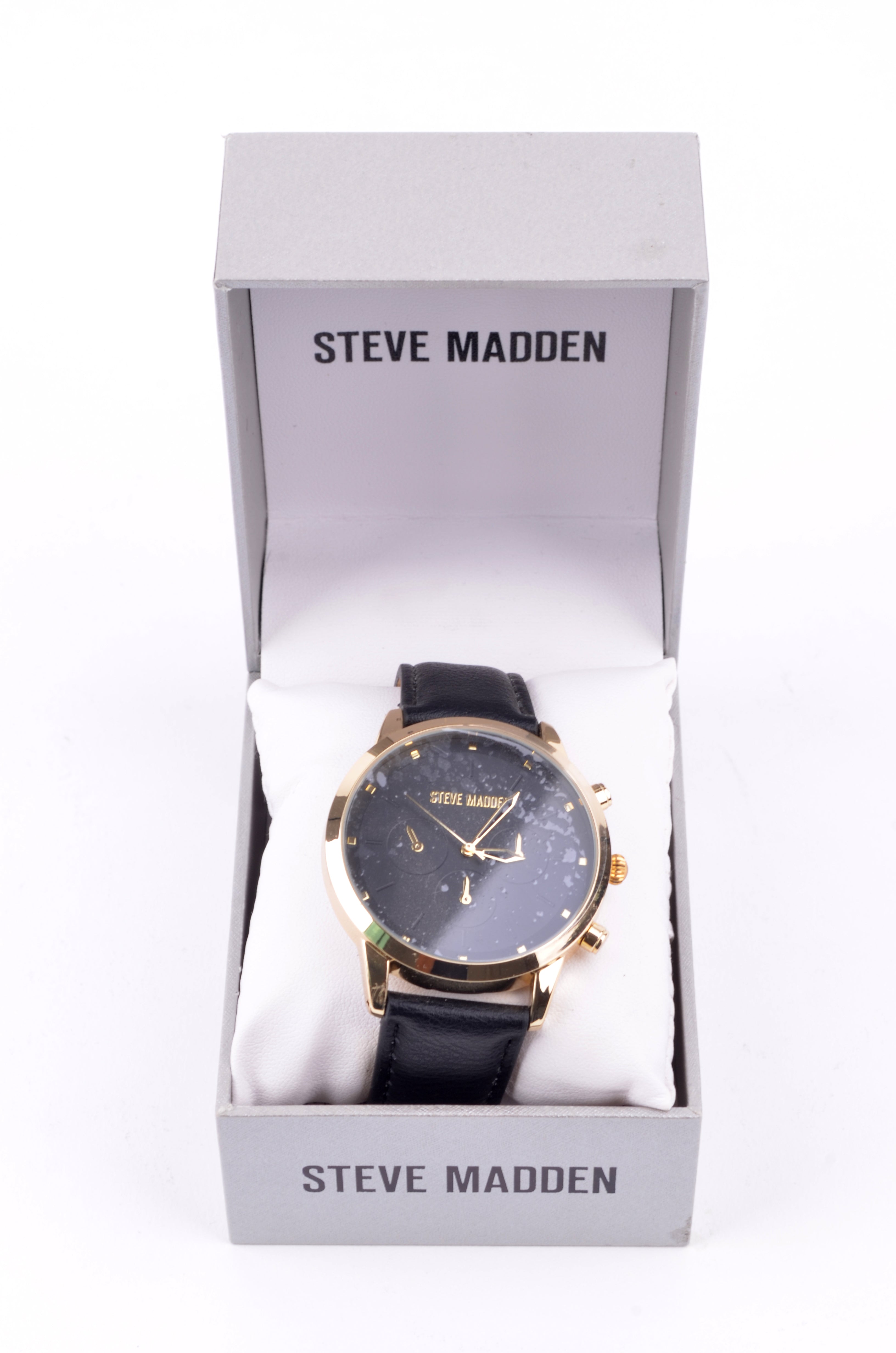 Reloj Steve Madden Negro con Bisel Dorado