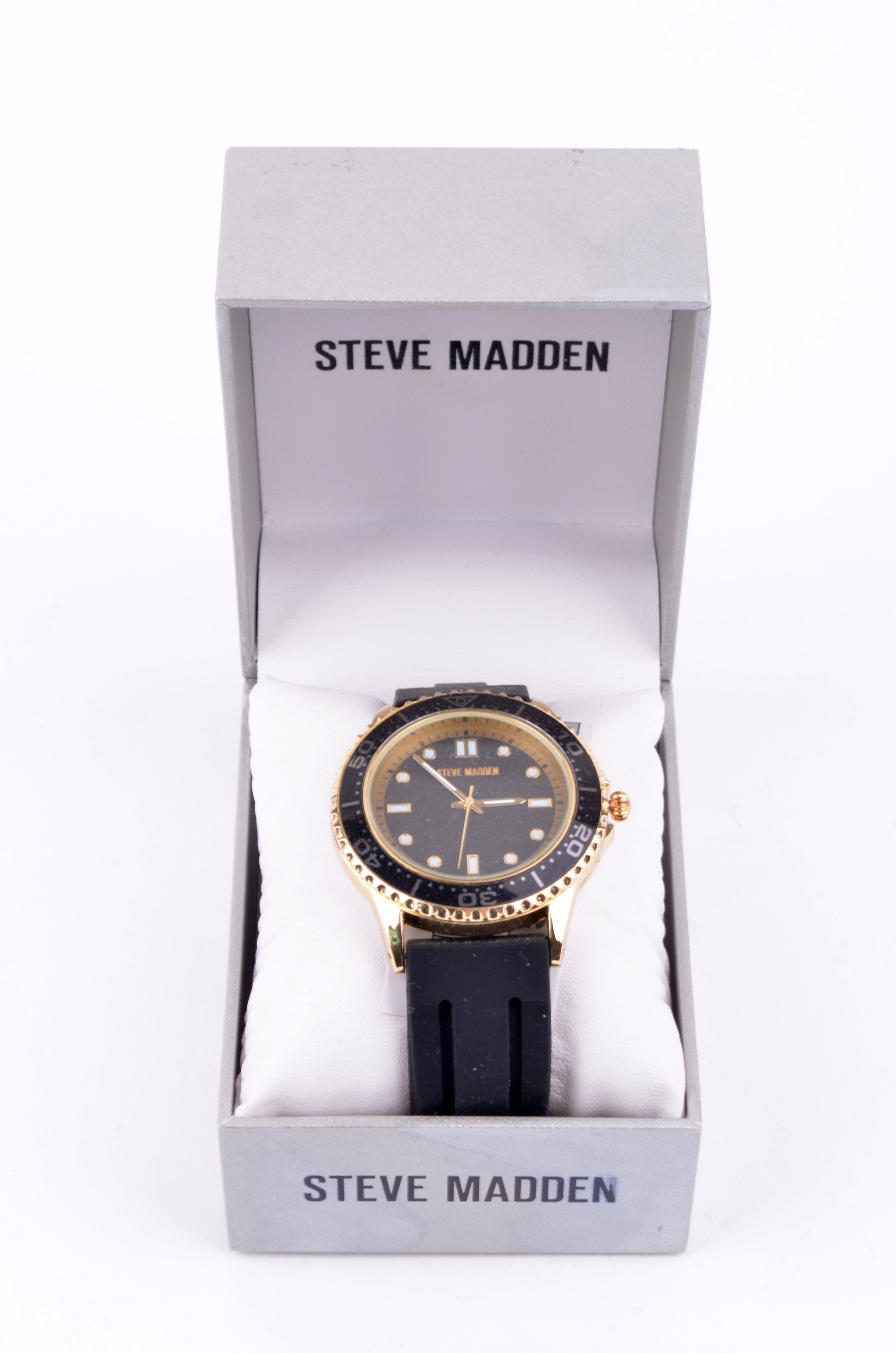 Reloj Steve Madden Negro con Bisel de Cristales