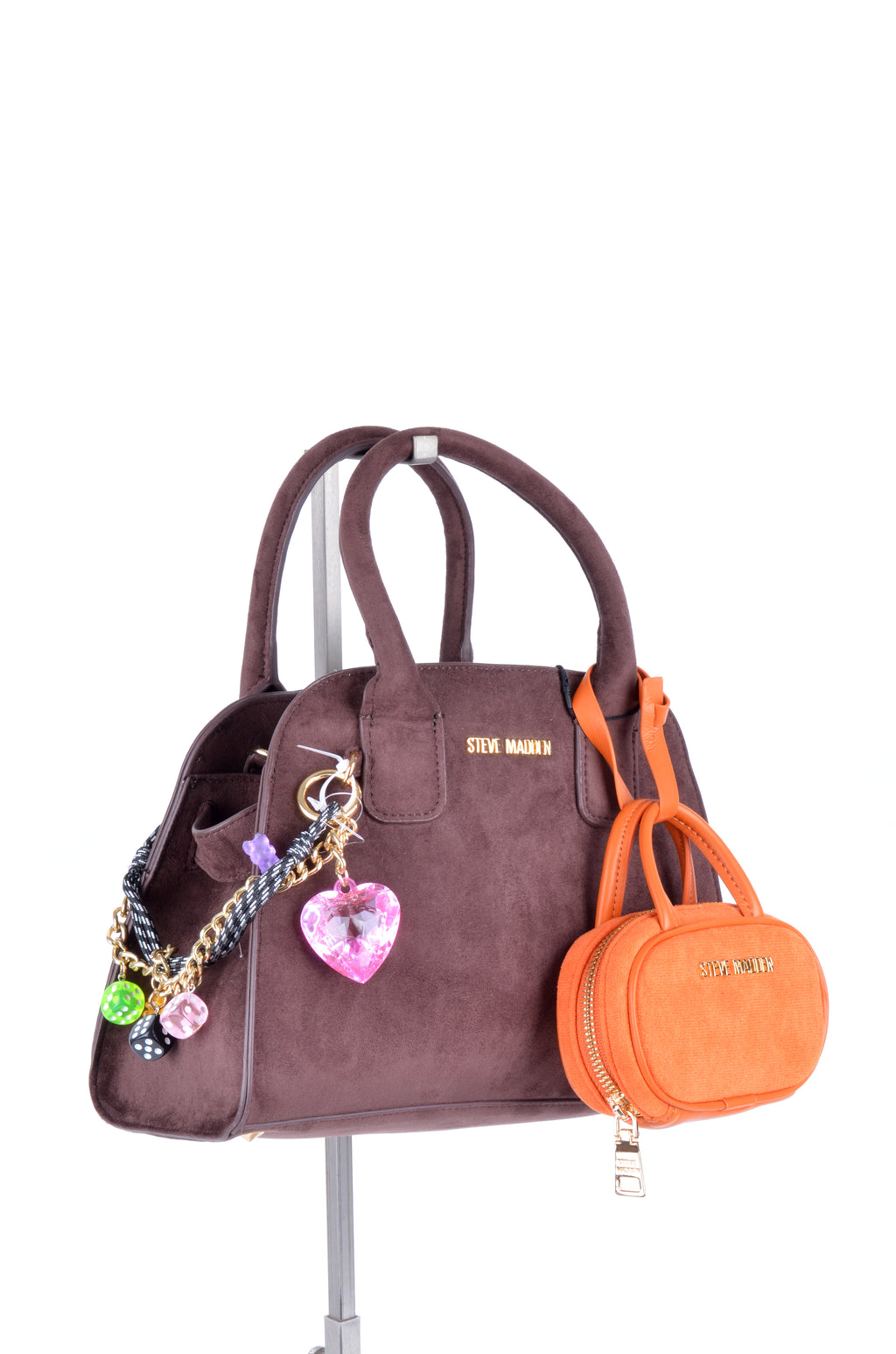 Satchel Steve Madden Café Tipo Gamuza con Charms