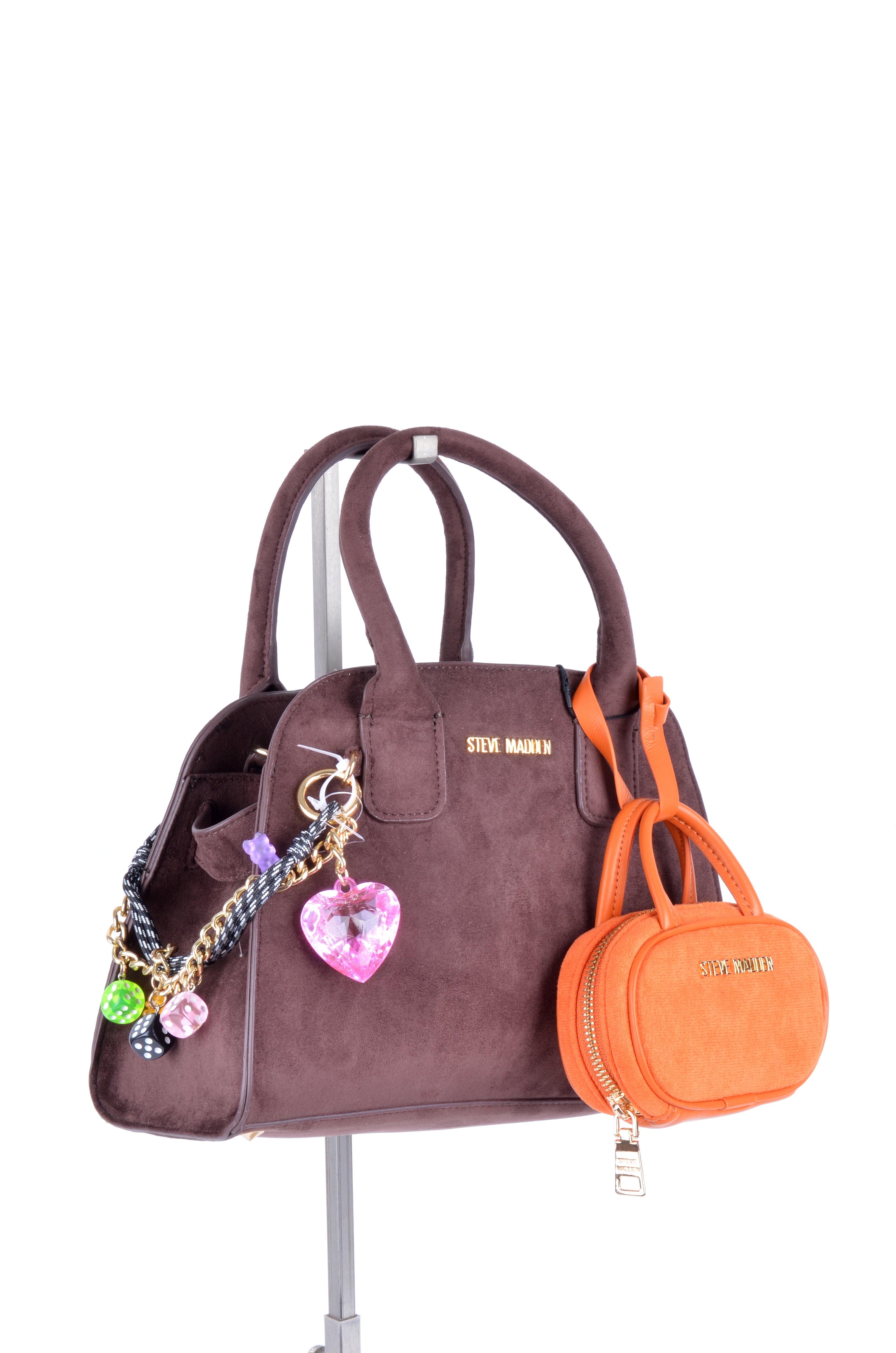 Satchel Steve Madden Café Tipo Gamuza con Charms