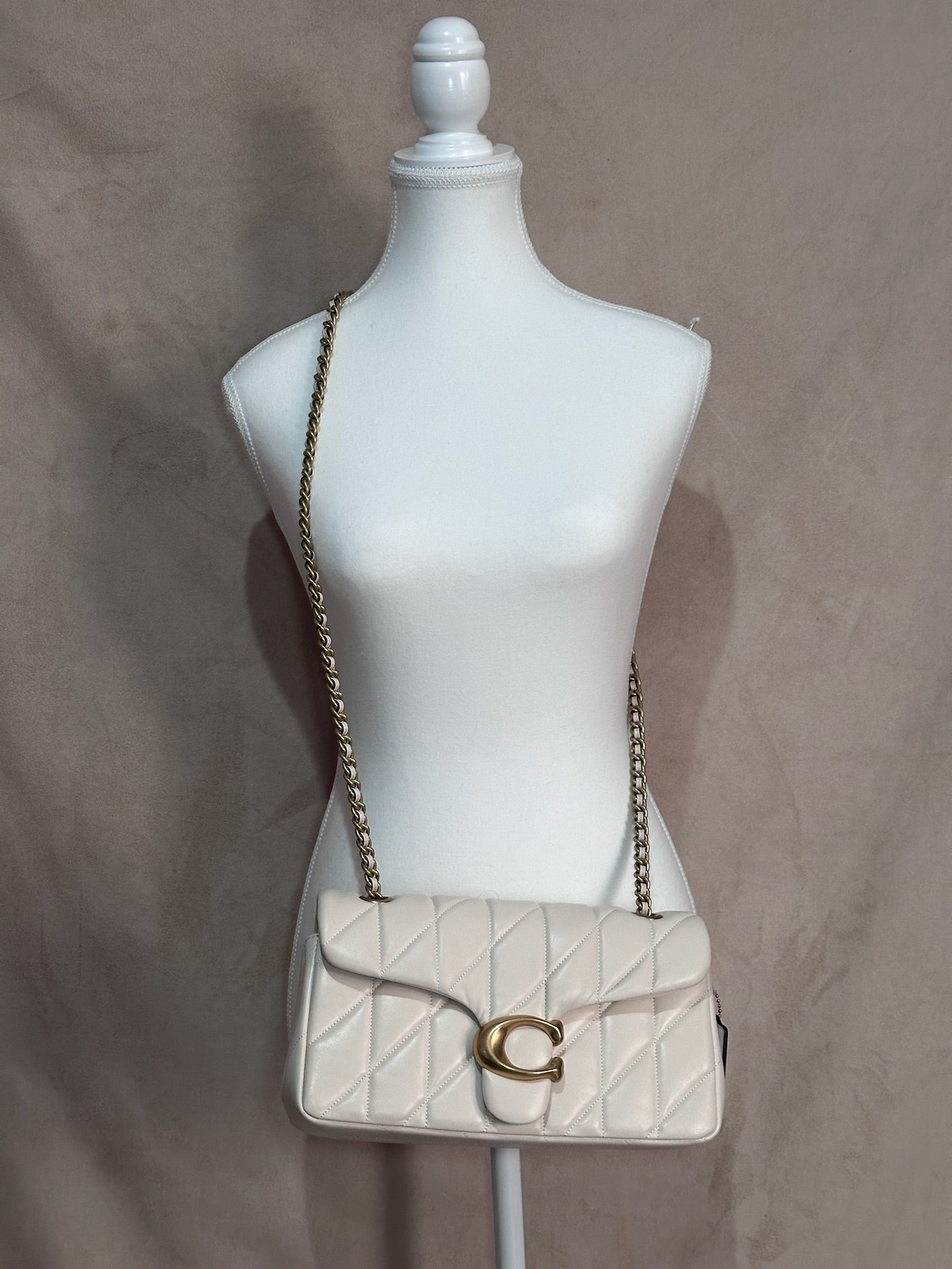 TABBY 26 QUILTED SHOULDER BAG - IMG_2923.JPG